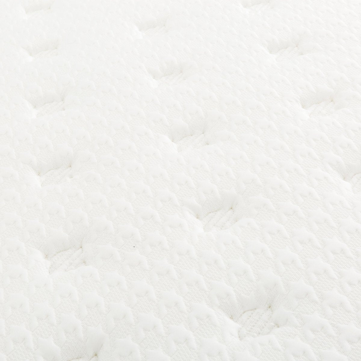 Close-up of the soft white knitted Ice Yarn cover used on the Polar Hybrid TT mattress.